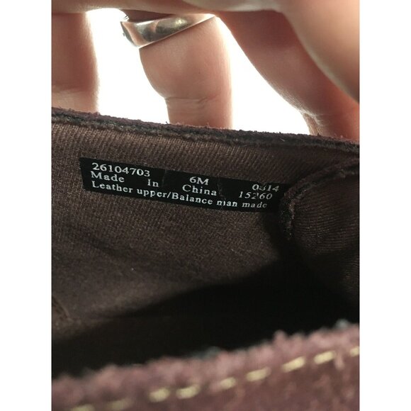 Clarks Suede Ankle Boots Wine Lace Up Women Size 6 Comfort Cushioned - Picture 10 of 10